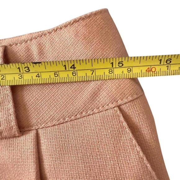 Dotori Peach Pleated Shorts - Size Medium - Picture 4 of 5
